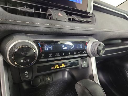Used 2025 Toyota RAV4 XLE FWD image 19