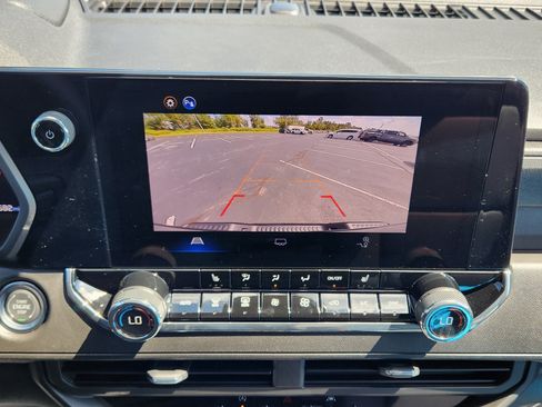 Used 2026 Chevrolet Colorado Trail Boss AWD/4WD image 19