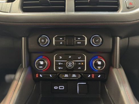 Used 2022 Chevrolet Tahoe RST w/ Sport Performance Package image 17