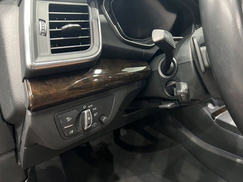 Used 2018 Audi Q5 2.0T w/ Premium Plus Package image 46