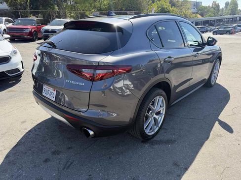 Used 2018 Alfa Romeo Stelvio Ti Sport AWD/4WD image 4