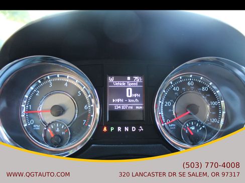 Used 2016 Chrysler Town & Country Touring w/ Driver Convenience Group FWD image 31
