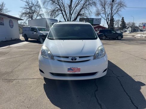 Used 2008 Toyota Sienna LE image 3