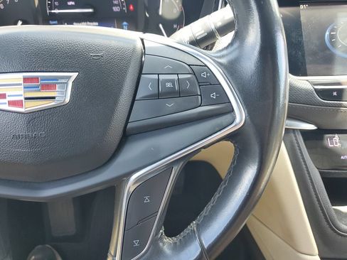 Used 2019 Cadillac XT5 FWD image 21