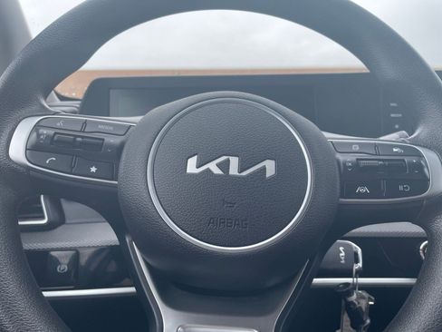 Used 2025 Kia Sportage LX image 27