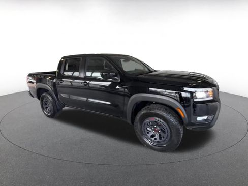 Used 2026 Nissan Frontier PRO-4X AWD/4WD image 2