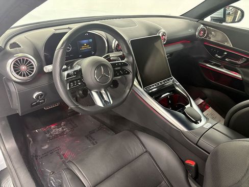 Used 2022 Mercedes-Benz SL 55 AMG 4MATIC w/ Driver Assistance Package image 11