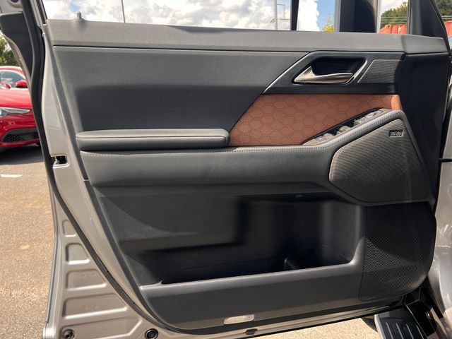 Used 2024 Lexus GX 550 w/ Accessory Package (31) AWD/4WD image 10