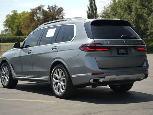 Used 2023 BMW X7 xDrive40i w/ Premium Package AWD/4WD image 3
