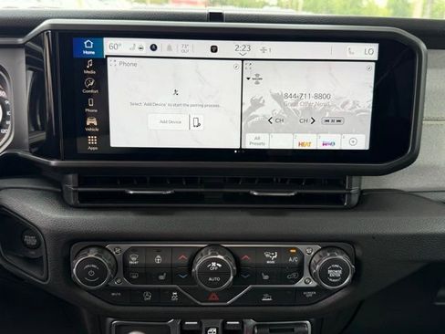 New 2026 Jeep Gladiator Sport AWD/4WD image 17