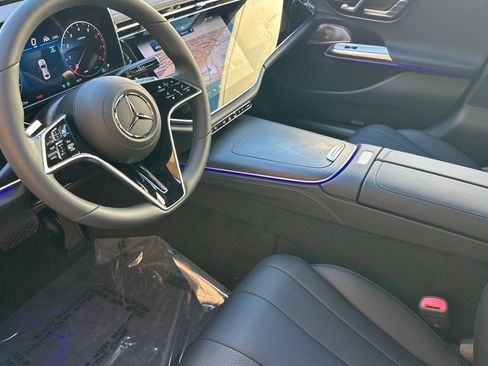 New 2026 Mercedes-Benz E 450 4MATIC Sedan image 4