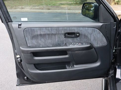 Used 2004 Honda CR-V LX image 24