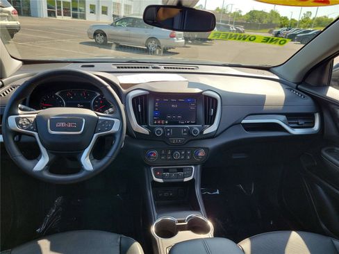 Used 2024 GMC Terrain SLT AWD/4WD image 11