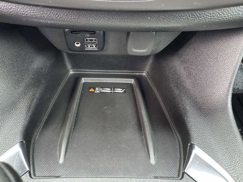 Used 2023 Chevrolet Traverse Premier image 20