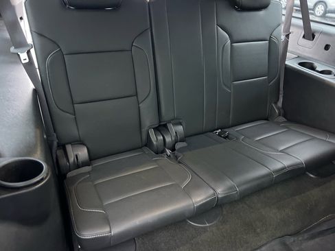 Used 2017 GMC Yukon XL SLT w/ Open Road Package image 16