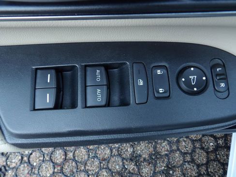 Used 2019 Honda CR-V Touring image 12