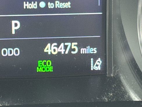 Used 2021 Toyota C-HR LE image 17