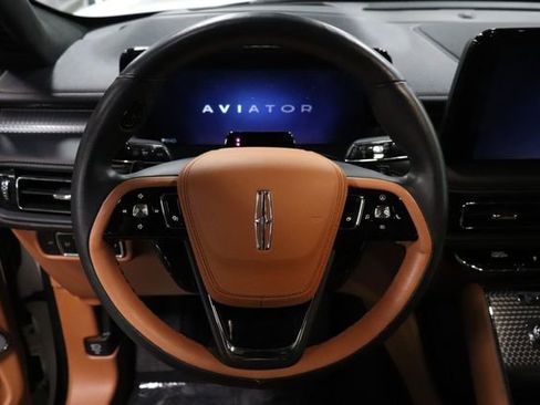 Used 2025 Lincoln Aviator Black Label w/ Jet Appearance Package AWD/4WD image 29