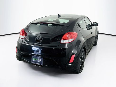 Used 2017 Hyundai Veloster Value Edition FWD image 9