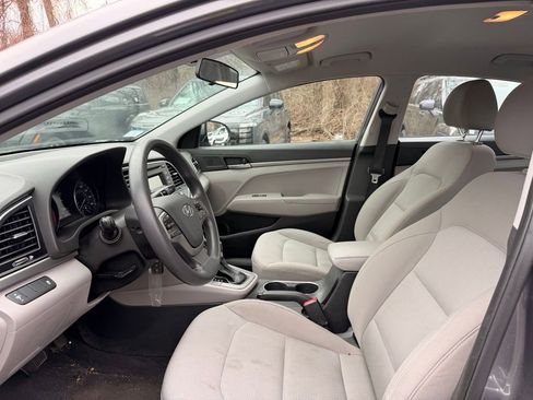 Used 2018 Hyundai Elantra SE FWD image 10