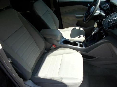 Used 2015 Ford Escape SE image 20