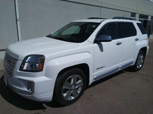 Used 2017 GMC Terrain Denali AWD/4WD image 2
