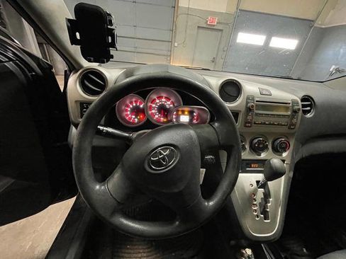 Used 2010 Toyota Matrix image 33