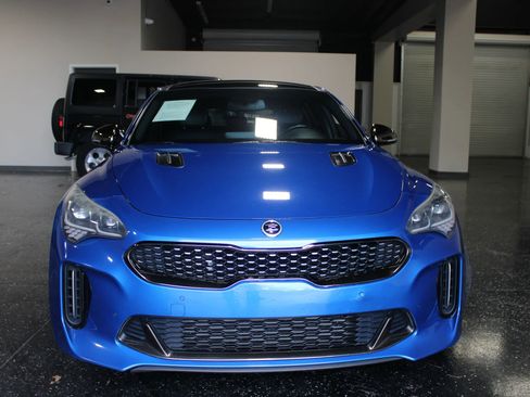 Used 2018 Kia Stinger GT1 image 5