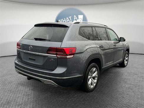 Used 2018 Volkswagen Atlas SEL image 3