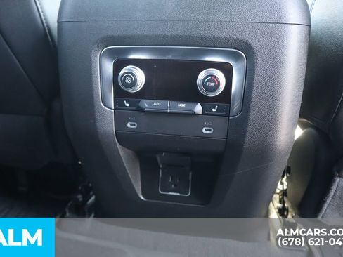 Used 2023 GMC Yukon SLT w/ SLT Premium Package AWD/4WD image 27