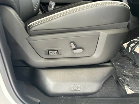 Used 2026 RAM 2500 Laramie AWD/4WD image 31