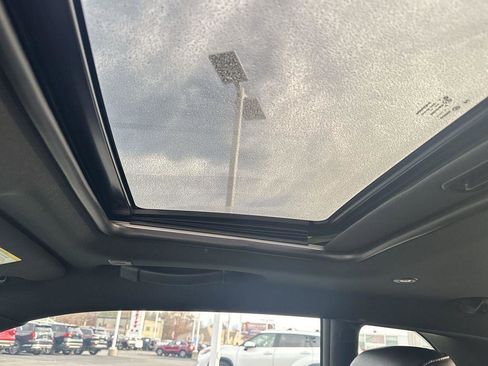 Used 2023 Dodge Challenger R/T w/ Plus Package image 22