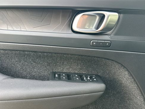 Certified 2023 Volvo XC40 Recharge Plus image 15