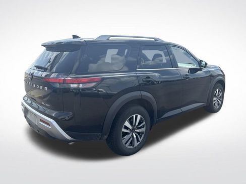 Used 2025 Nissan Pathfinder SL AWD/4WD image 5