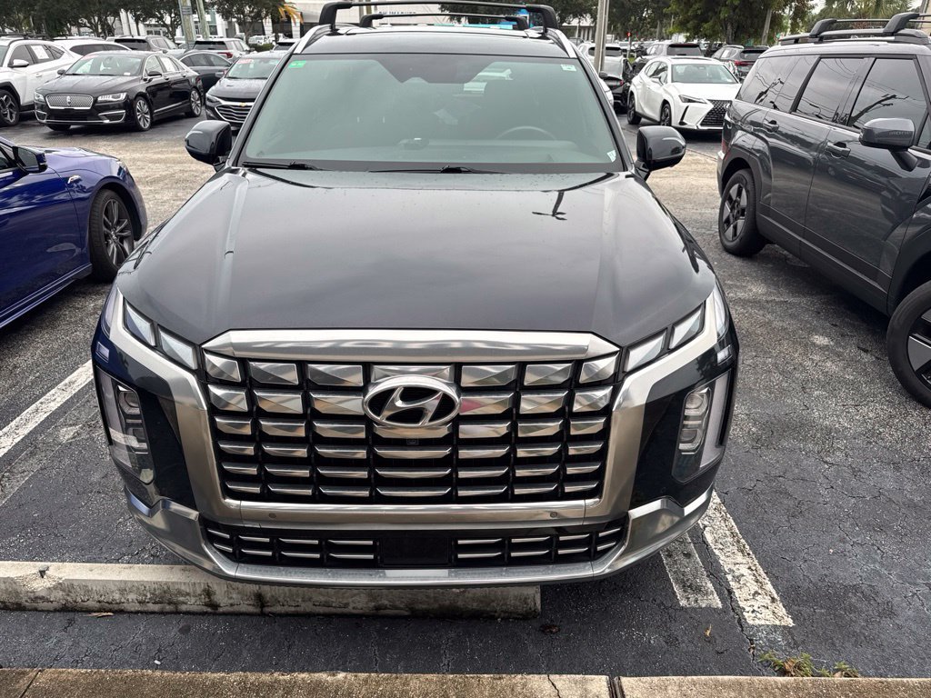 Used 2023 Hyundai Palisade Calligraphy FWD image 3