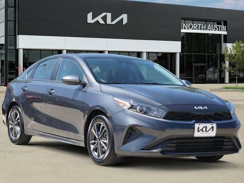 Certified 2024 Kia Forte LXS FWD image 7