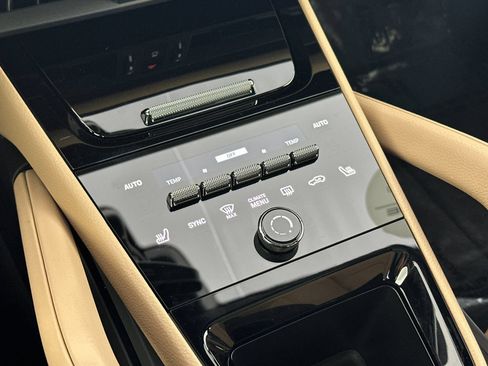 Certified 2026 Porsche Cayenne AWD/4WD image 25