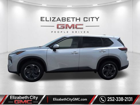 Used 2025 Nissan Rogue SV FWD image 5