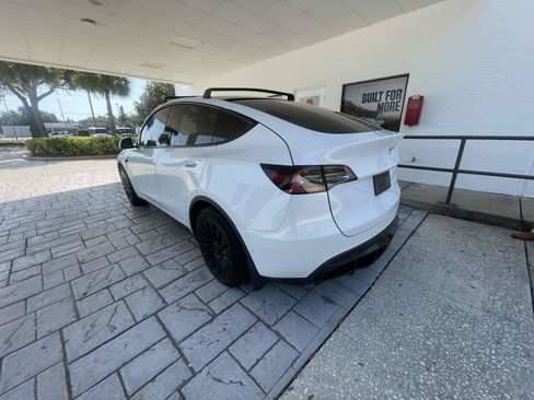 Used 2021 Tesla Model Y Long Range AWD/4WD image 3