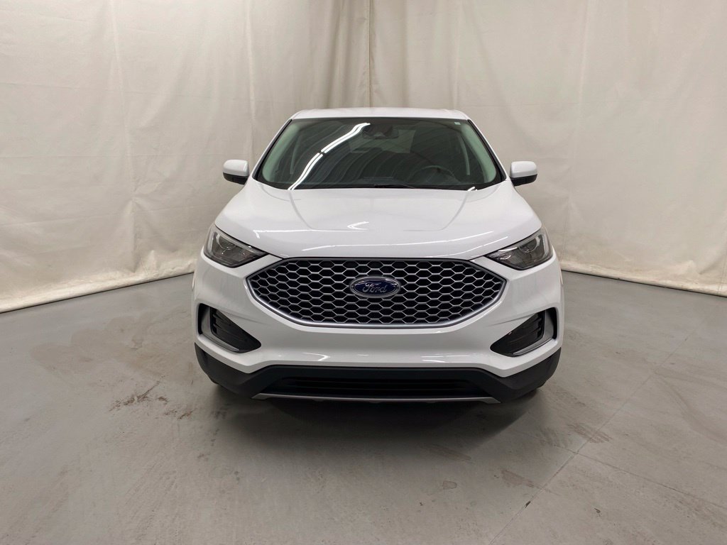Used 2024 Ford Edge SEL AWD/4WD image 3