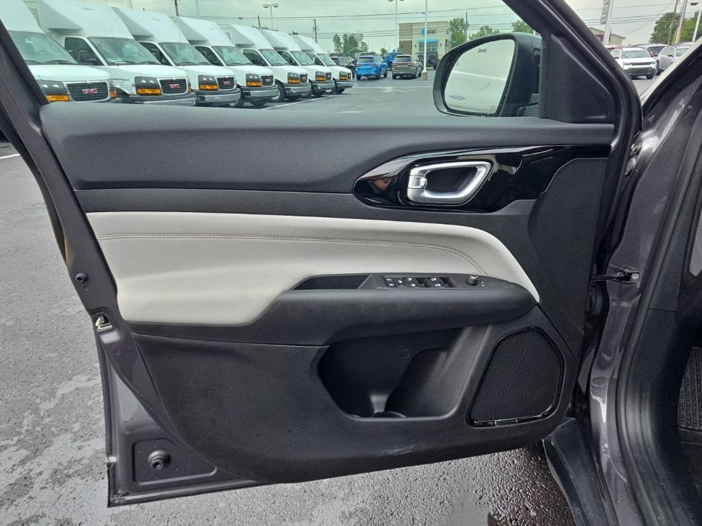 Used 2024 Jeep Compass Limited AWD/4WD image 19