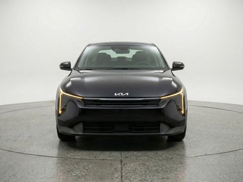 Used 2025 Kia K4 LXS image 2