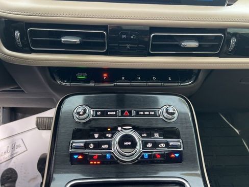 Used 2023 Lincoln Nautilus Reserve image 32