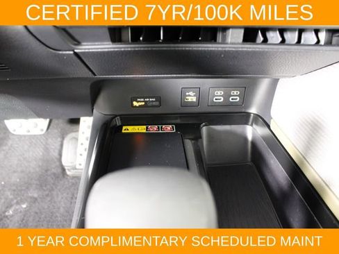 Used 2025 Toyota Camry SE w/ Convenience Package FWD image 24