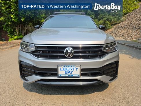 Used 2023 Volkswagen Tiguan SE R-Line AWD/4WD image 2
