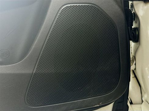 Used 2019 Jeep Cherokee Overland w/ Technology Group image 20