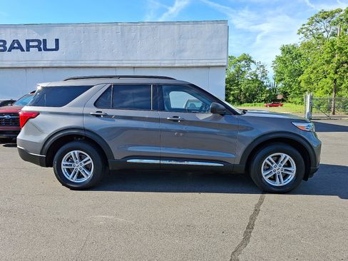Certified 2023 Ford Explorer XLT w/ Equipment Group 202A AWD/4WD image 7