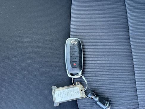 Used 2025 Nissan Sentra SV image 21