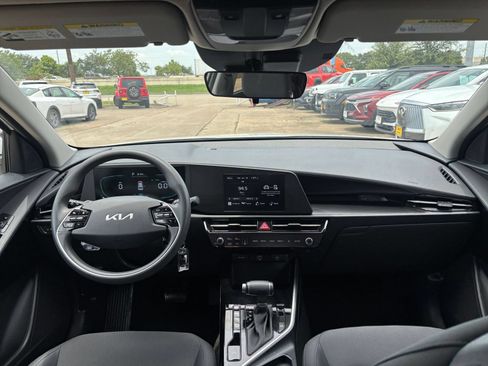 Used 2026 Kia Niro LX FWD image 31