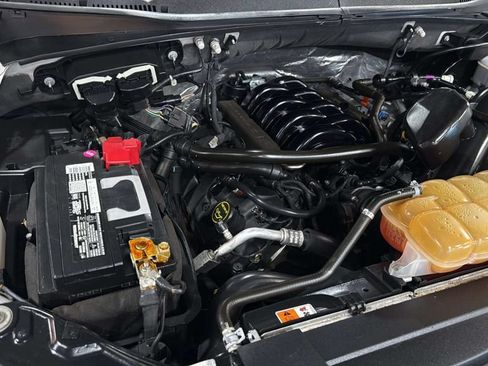 Used 2017 Ford F150 XLT w/ Equipment Group 302A Luxury AWD/4WD image 32